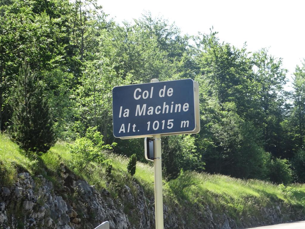 Hotel Du Col De La Machine Saint-Jean-en-Royans Exteriör bild
