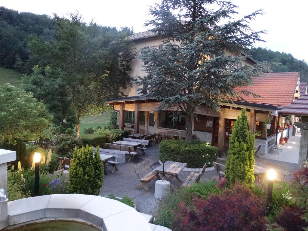 Hotel Du Col De La Machine Saint-Jean-en-Royans Exteriör bild