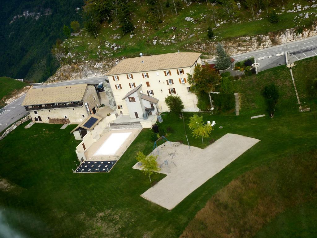 Hotel Du Col De La Machine Saint-Jean-en-Royans Exteriör bild