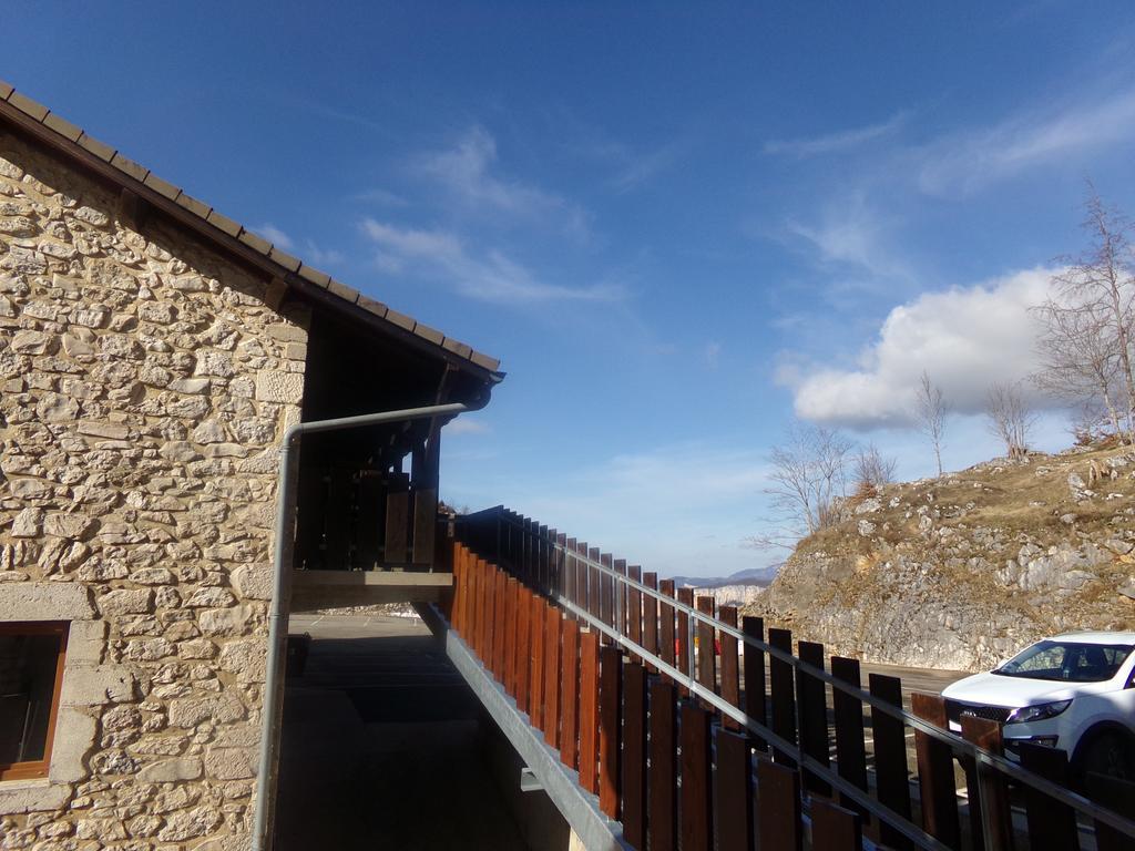 Hotel Du Col De La Machine Saint-Jean-en-Royans Exteriör bild